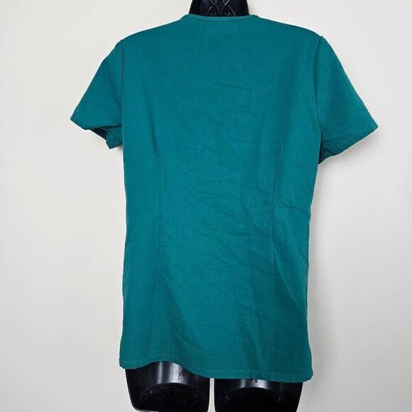 Figs Casma Three Pocket Hunter Green Scrub Top - Picture 6 of 7